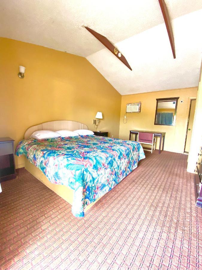 Tropic Motel Aransas Pass Bagian luar foto