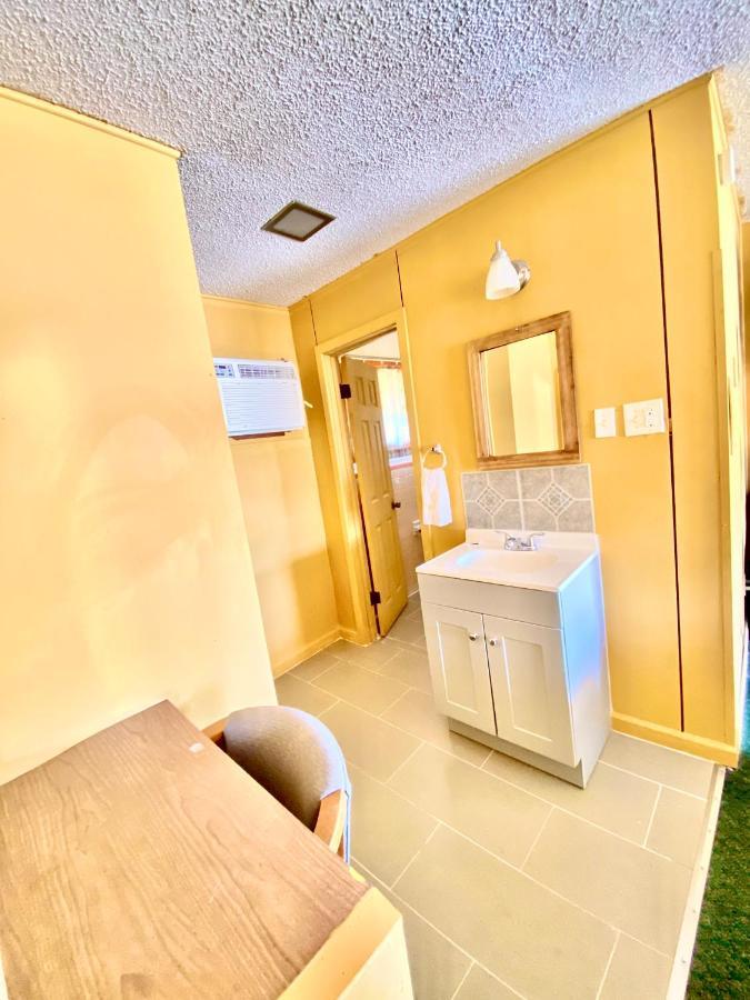 Tropic Motel Aransas Pass Bagian luar foto