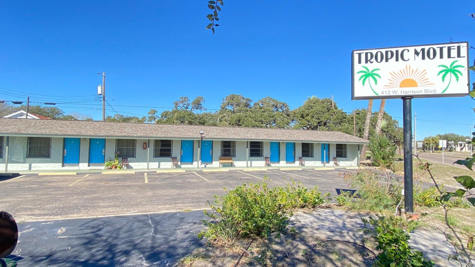 Tropic Motel Aransas Pass Bagian luar foto