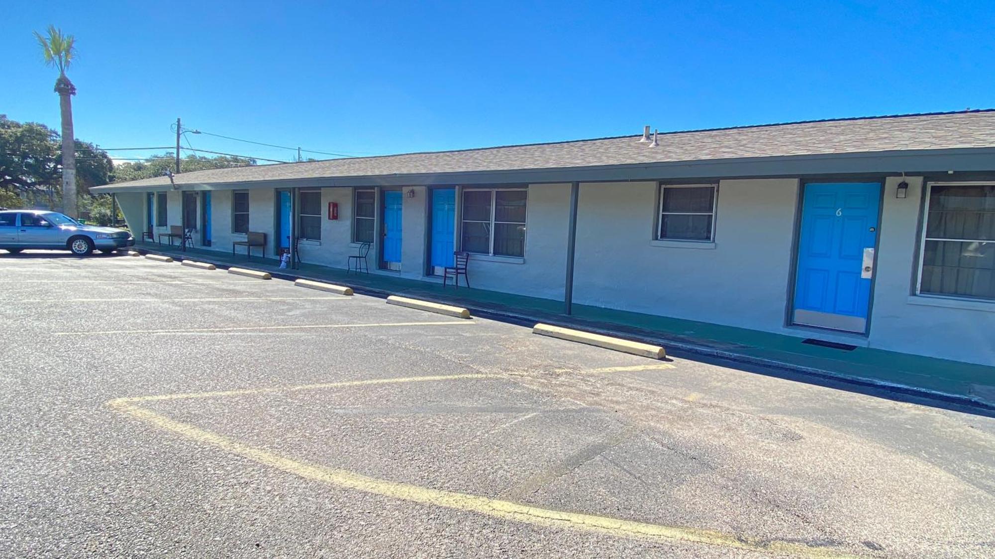 Tropic Motel Aransas Pass Bagian luar foto
